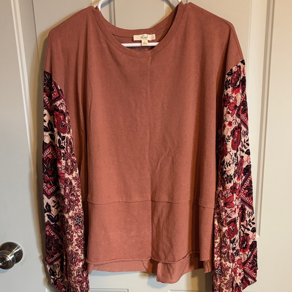 Easel Mauve/rust burgundy blouse with Floral Sleeves